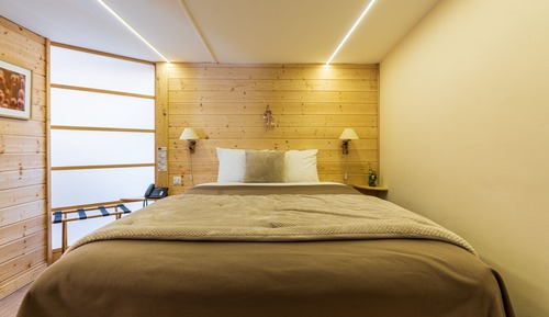 Traditional Lodge, Accessible