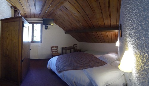 Standard Room (No.9)