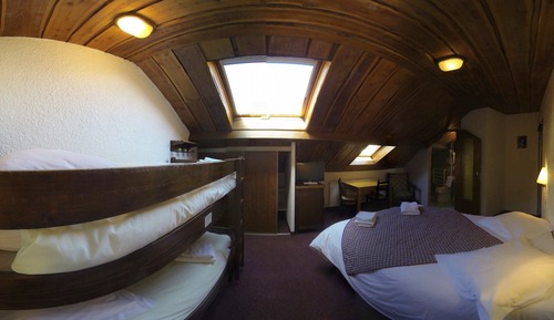 Standard Room (No.8)