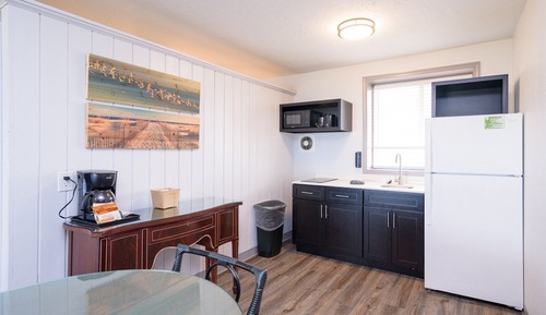 Family Room, Multiple Beds, Kitchenette, Ocean View (Second Floor)