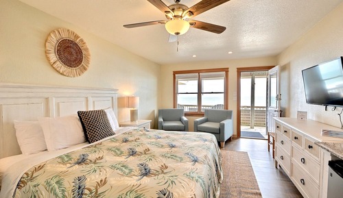 Superior Room, 1 King Bed, Ocean View, Executive Level