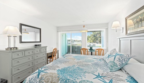 Standard Room, 1 Bedroom, Non Smoking (1st FL Harborfront King, Private Deck)