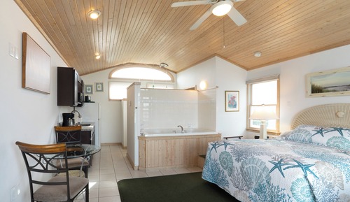 Standard Studio Suite, 1 Bedroom, Non Smoking (Studio 401, Private Deck, HarborFront)