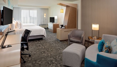 Suite, 2 Queen Beds (Hearing Accessible)