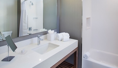 Suite, 2 Queen Beds (Mobility/Hearing Access, Roll-in Shwr)