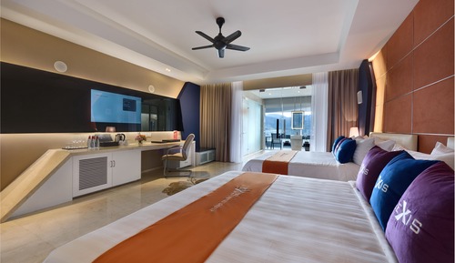 Executive Pool Suite