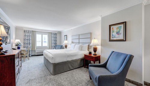 Deluxe Room, 1 King Bed, Accessible