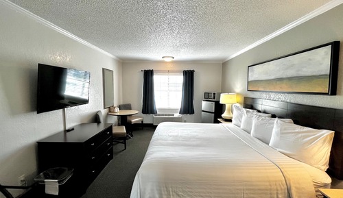 Deluxe Room, 1 King Bed (Interior)