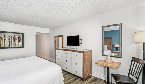 Mini Suite, 1 King Bed (Exterior Corridor)