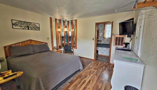 Basic Single Room (24)