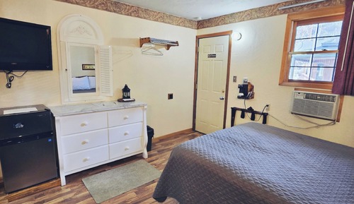 Basic Single Room (22)