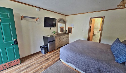 Basic Single Room (28)