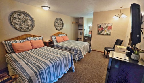 Basic Double Room, 2 Double Beds (17)