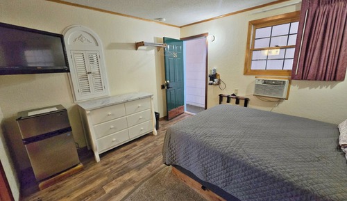 Basic Single Room (26)
