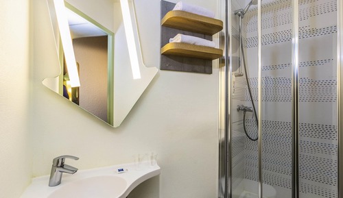 Triple Room, Multiple Beds