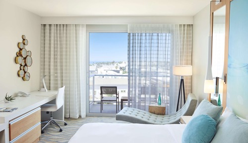 Room, 1 King Bed, Partial Ocean View, Mobility with Balcony
