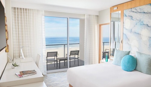 Suite, 1 King Bed with Sofa bed Oceanfront with Balcony