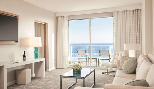 Suite, 1 King Bed with Sofa bed, Oceanfront, Mobility with Wraparound Balcony