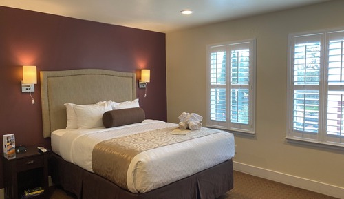 Standard Room, 1 Queen Bed