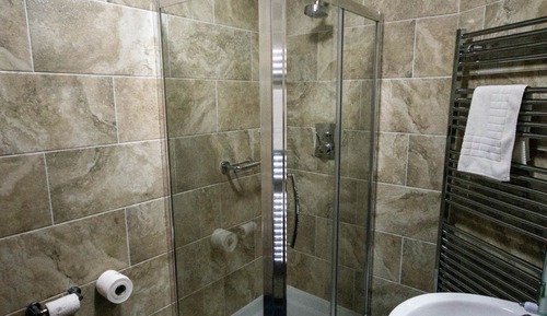 Ty Dre Easy Access Queen Room