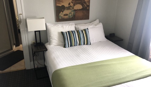 Suite, Ensuite (2 Twin, 1 Queen room)