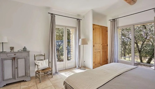 Superior Room, 1 King Bed, Pool Access, Ground Floor