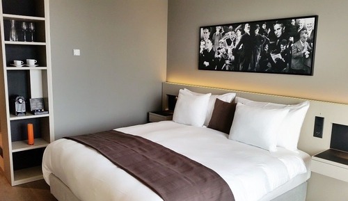 Room, 1 Double Bed (Spacious and Bright)