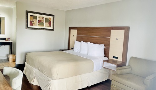 Standard Room, 1 King Bed