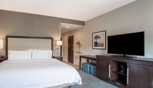 Room, 1 King Bed, Accessible, Non Smoking (hearing acc)