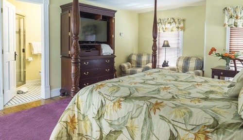 6 Superior Double, Queen opens to Veranda