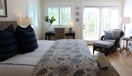 Luxury Room, 1 King Bed, Balcony, Garden View