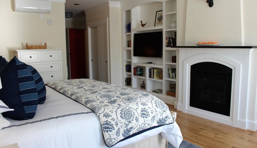 Luxury Room, 1 King Bed, Balcony, Garden View