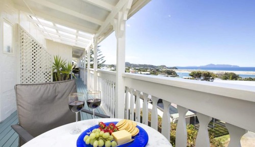 The Beachcomber B&B Room with Sea View