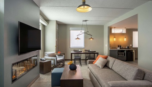 Deluxe Suite, 1 King Bed, Accessible, Non Smoking (Mobility & Hearing, Roll-in Shower)