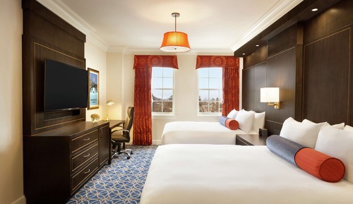 Room, 2 Queen Beds, Accessible, Bathtub