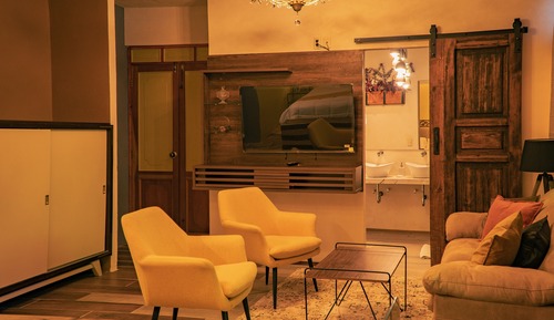 Romantic Studio Suite