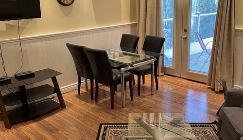 Yellow Rose Suite, 2 King Beds, 2 Bathrooms, Fireplace, Kitchenette