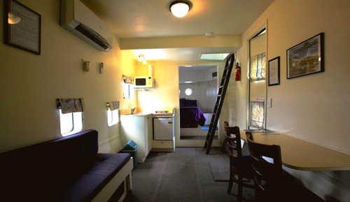 The Plane Cockpit Unit