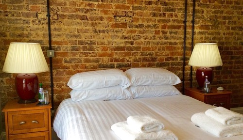 Double Room, Ensuite, Partial Sea View (Room 8)