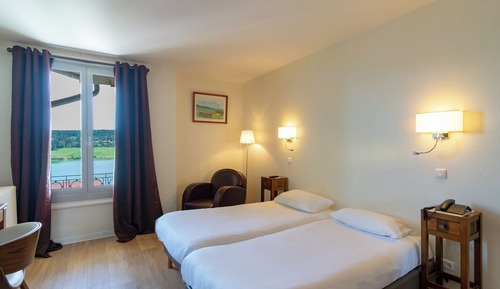 Twin Room, Lake View