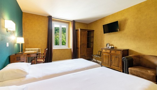 Twin Room, Forest Side