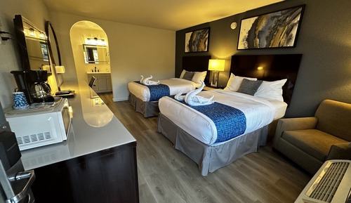 Premium Room, 2 Double Beds, Non Smoking, Refrigerator & Microwave