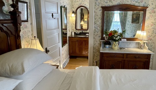 Room, Private Bathroom (Eliza- Breakfast Included)