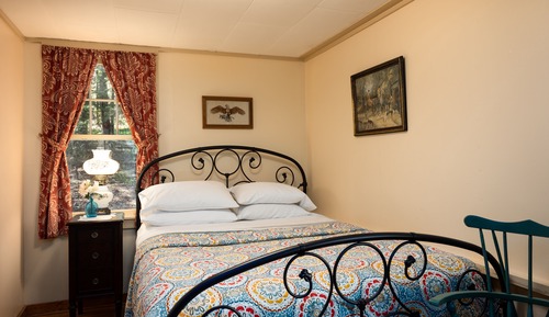 Room, Private Bathroom (Teal Cottage - Breakfast Not Included)