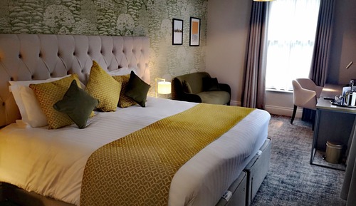 Executive Double / Twin Bedroom (With Spa Access)