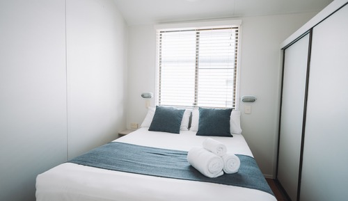 1 Bedroom Budget Cabin - Sleeps 4