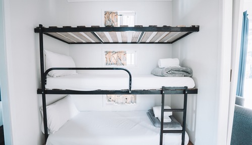 1 Bedroom Cabin - Sleeps 4