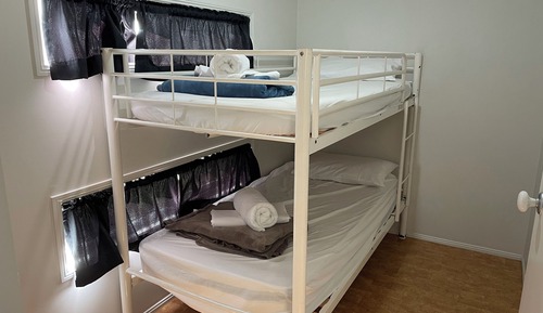 2 Bedroom Cabin - Sleeps 4