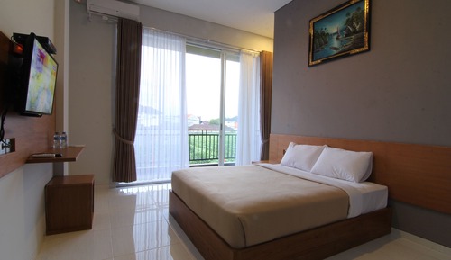Superior Room, Hill View