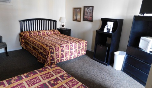 Comfort Double Room, 2 Queen Beds, Non Smoking, Pets Allowed